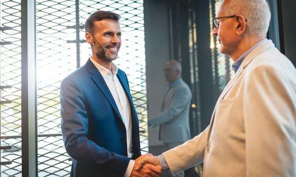 Stratégies gagnantes pour recruter un commercial performant